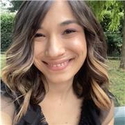 Laureata in giurisprudenza, specializzanda alla scuola per le professioni legali, abilitata all’esercizio della professione di avvocato, impartisce lezioni di diritto e altre materie umanistiche